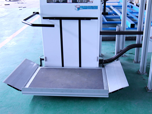 斜掛式輪椅升降平臺