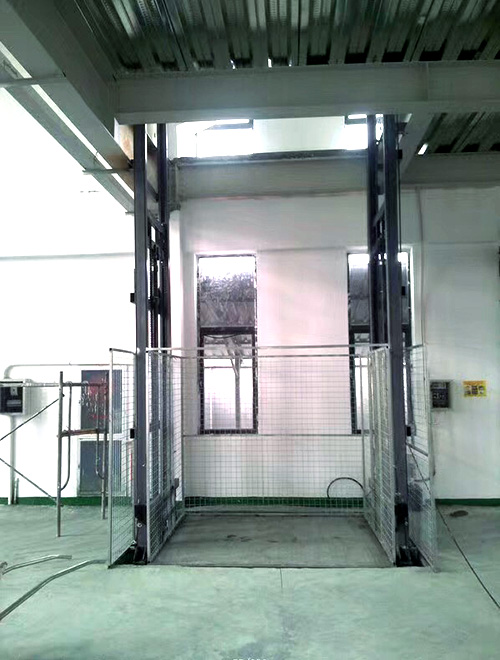 導(dǎo)軌式升降機